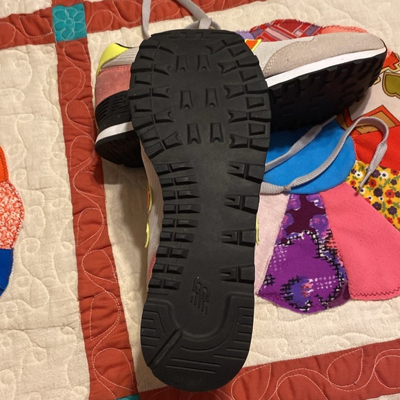 New Balance shoes - Picture 8 of 9